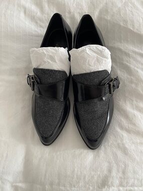 Nine West Black Patent and Gray Felt Pointed Buckle Loafers